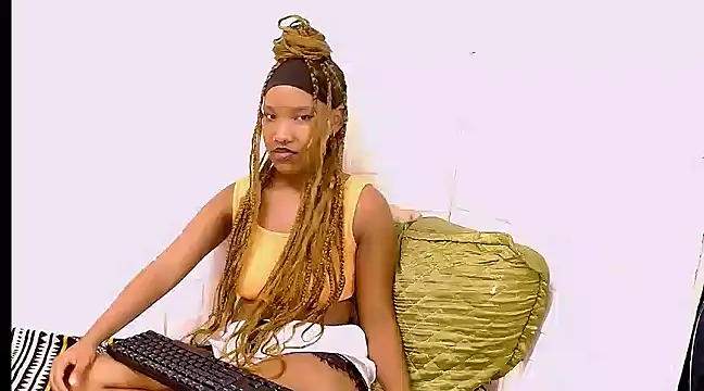 EroticSexyPrada online show from March 2025 08:00:01 PM