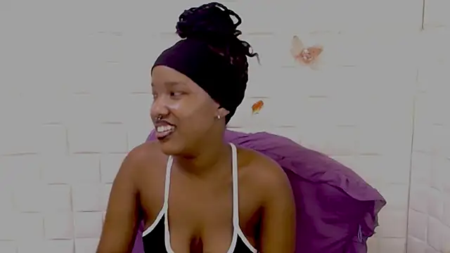 EroticSexyPrada online show from April 2026 06:31:02 PM