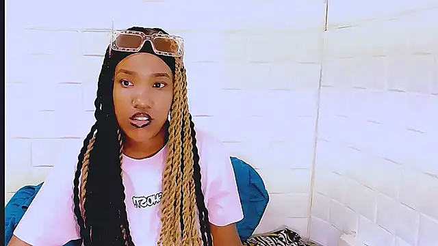 EroticSexyPrada online show from March 2025 10:53:01 PM