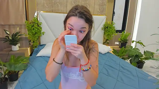 SusannJohnson online show from December 2025 12:15:01 AM