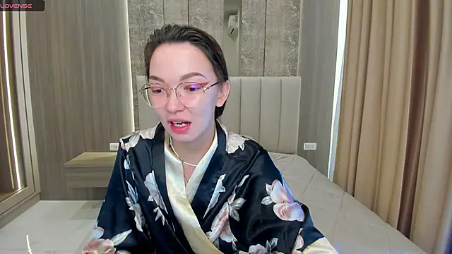 SusannJohnson online show from November 2025 12:21:01 AM