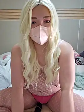 Snapshot of lunahong28 chatting on February 2025 12:06:02 PM lunahong28 online show from February 2025 12:06:02 PM