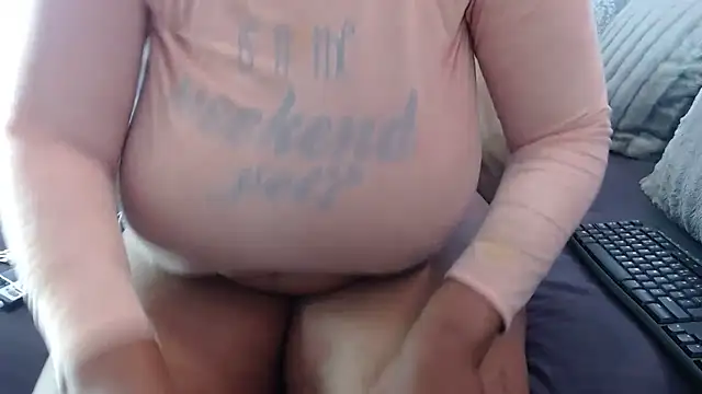 BUBBLYBUNNYxx online show from December 2025 07:29:01 AM