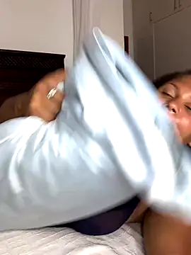 madell online show from December 2025 02:27:01 AM