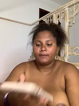 Snapshot of madell chatting on February 2025 05:19:02 PM madell online show from February 2025 05:19:02 PM