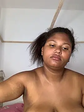 Snapshot of madell chatting on February 2025 04:08:02 AM madell online show from February 2025 04:08:02 AM