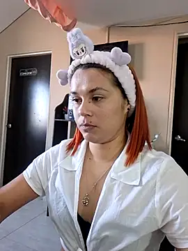 Sophie new25 online show from February 2026 01:11:01 PM