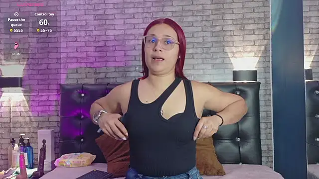 Sophie new25 online show from March 2026 01:06:01 PM