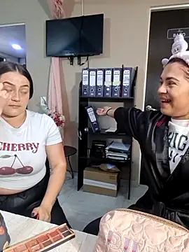 Sophie new25 online show from April 2026 12:45:01 PM