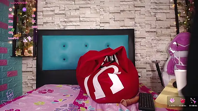 Snapshot of Pink_19 chatting on February 2026 12:43:02 PM Pink 19 online show from February 2026 12:43:02 PM