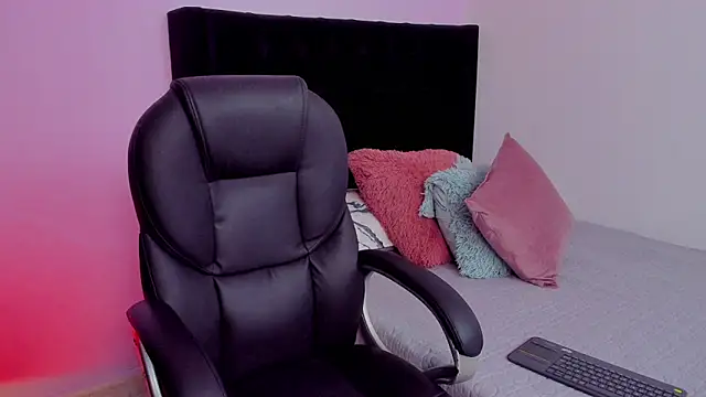 Paulina Lopezz online show from March 2026 08:37:01 PM