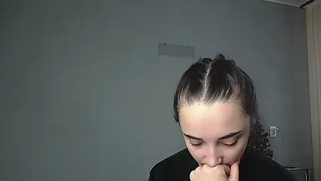 Snapshot of Eva_Gloryy chatting on January 2026 12:11:02 PM Eva Gloryy online show from January 2026 12:11:02 PM