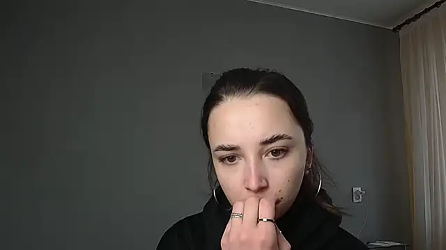 Eva Gloryy online show from April 2026 10:22:01 AM