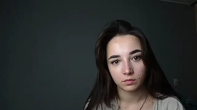 Eva Gloryy online show from December 2025 05:41:02 PM