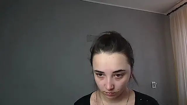 Eva Gloryy online show from April 2026 10:33:01 AM