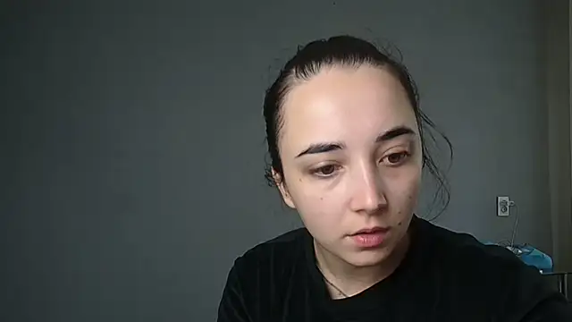 Eva Gloryy online show from November 2025 12:32:02 PM