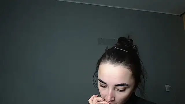 Eva Gloryy online show from March 2026 09:58:01 PM
