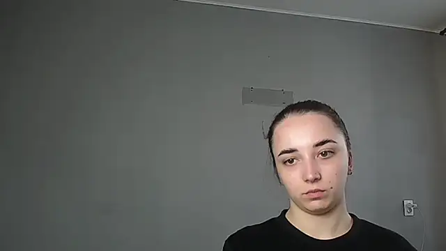 Eva Gloryy online show from April 2026 09:25:02 AM