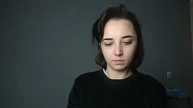 Eva Gloryy online show from October 2025 10:47:01 AM