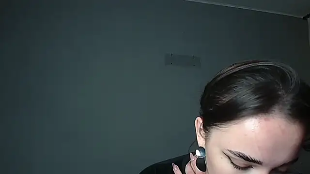 Eva Gloryy online show from April 2026 05:30:01 PM