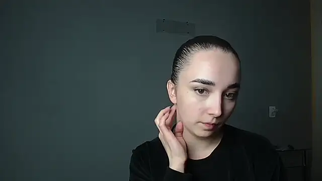 Eva Gloryy online show from March 2026 04:06:02 PM