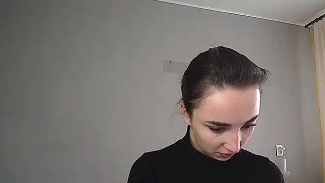 Eva Gloryy online show from March 2026 01:17:01 PM