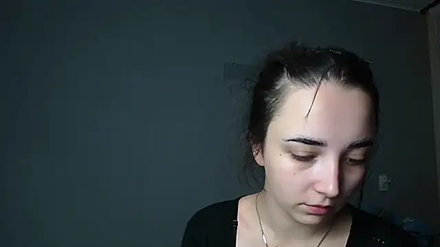 Eva Gloryy online show from December 2025 03:43:01 PM