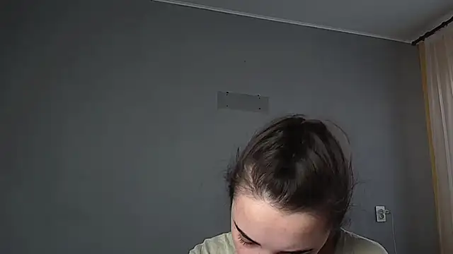Eva Gloryy online show from March 2026 09:02:02 AM