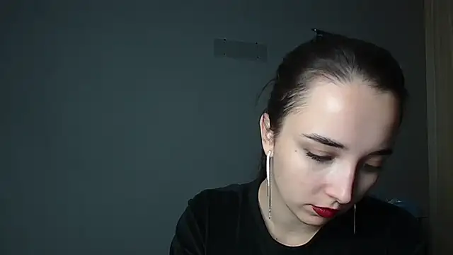 Eva Gloryy online show from November 2025 04:29:02 PM