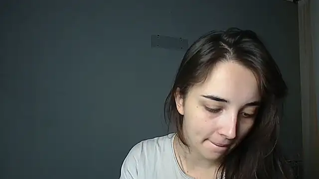 Eva Gloryy online show from November 2025 01:38:01 PM