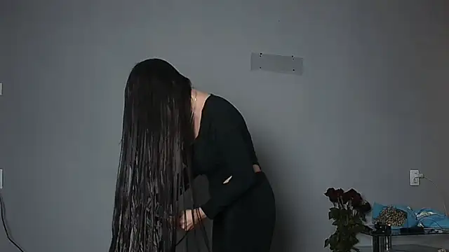 Eva Gloryy online show from October 2025 05:01:01 PM