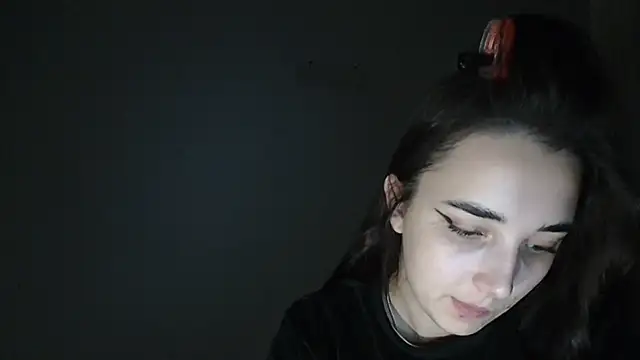 Eva Gloryy online show from November 2025 02:53:02 PM