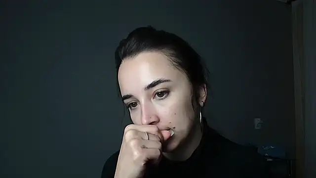 Eva Gloryy online show from November 2025 01:22:02 PM