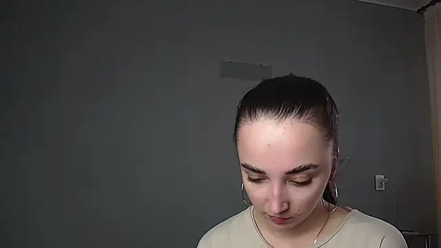 Eva Gloryy online show from March 2026 02:19:02 PM