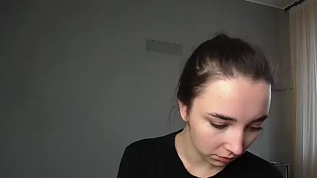 Eva Gloryy online show from April 2026 09:33:01 AM