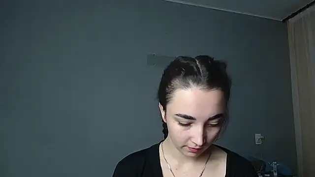 Eva Gloryy online show from December 2025 01:21:02 PM