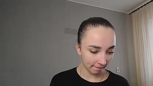 Eva Gloryy online show from March 2026 01:01:02 PM