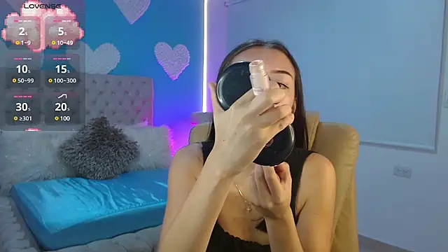 Snapshot of Rossie_Belucci chatting on February 2025 01:32:02 PM Rossie Belucci online show from February 2025 01:32:02 PM