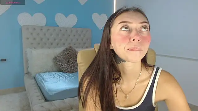 Snapshot of Rossie_Belucci chatting on February 2025 01:37:02 PM Rossie Belucci online show from February 2025 01:37:02 PM