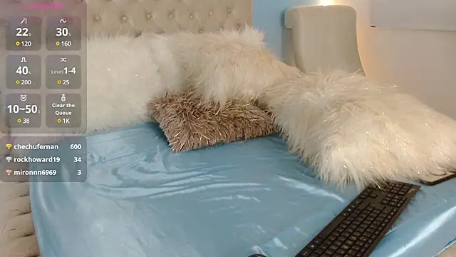 Snapshot of Rossie_Belucci chatting on March 2025 05:00:02 PM Rossie Belucci online show from March 2025 05:00:02 PM