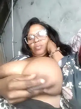 bubblendz1988 online show from June 2026 06:09:01 PM