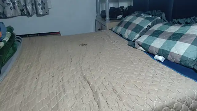 bubblendz1988 online show from October 2025 04:39:02 PM