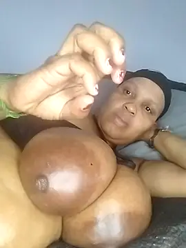 bubblendz1988 online show from November 2025 04:18:01 PM