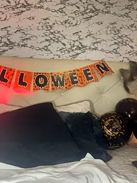 Lili  taylor online show from November 2025 02:29:01 AM