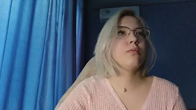 Snapshot of HotBrandyX chatting on October 2025 03:30:02 AM HotBrandyX online show from October 2025 03:30:02 AM