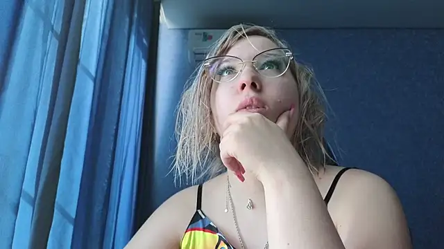 HotBrandyX online show from April 2026 05:20:01 AM