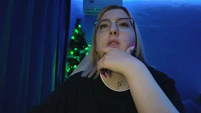 Snapshot of HotBrandyX chatting on December 2025 10:54:02 AM HotBrandyX online show from December 2025 10:54:02 AM