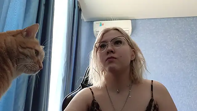 HotBrandyX online show from April 2026 04:10:02 AM