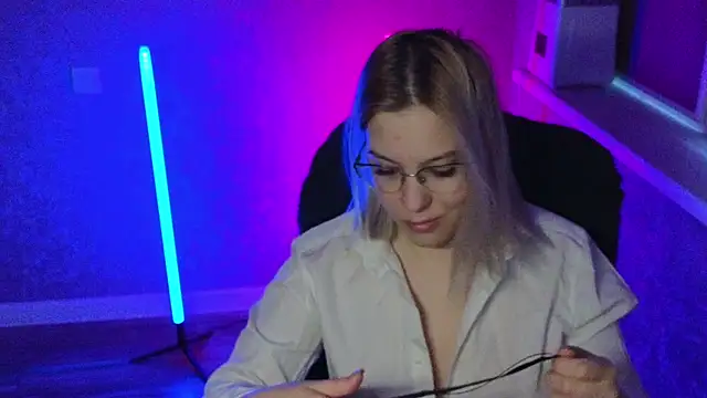 Snapshot of HotBrandyX chatting on March 2025 02:04:02 AM HotBrandyX online show from March 2025 02:04:02 AM