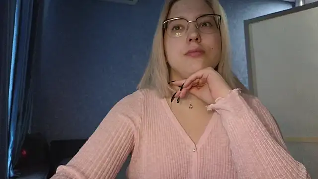 Snapshot of HotBrandyX chatting on October 2025 06:01:01 AM HotBrandyX online show from October 2025 06:01:01 AM